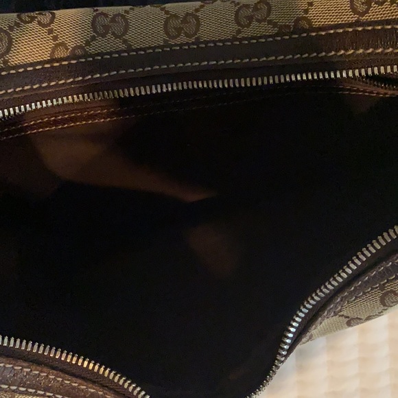Timeless Brown Gucci Purse - Picture 4 of 4